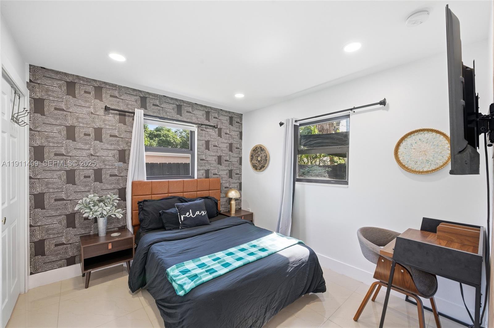 COLLIER MANOR - Residential