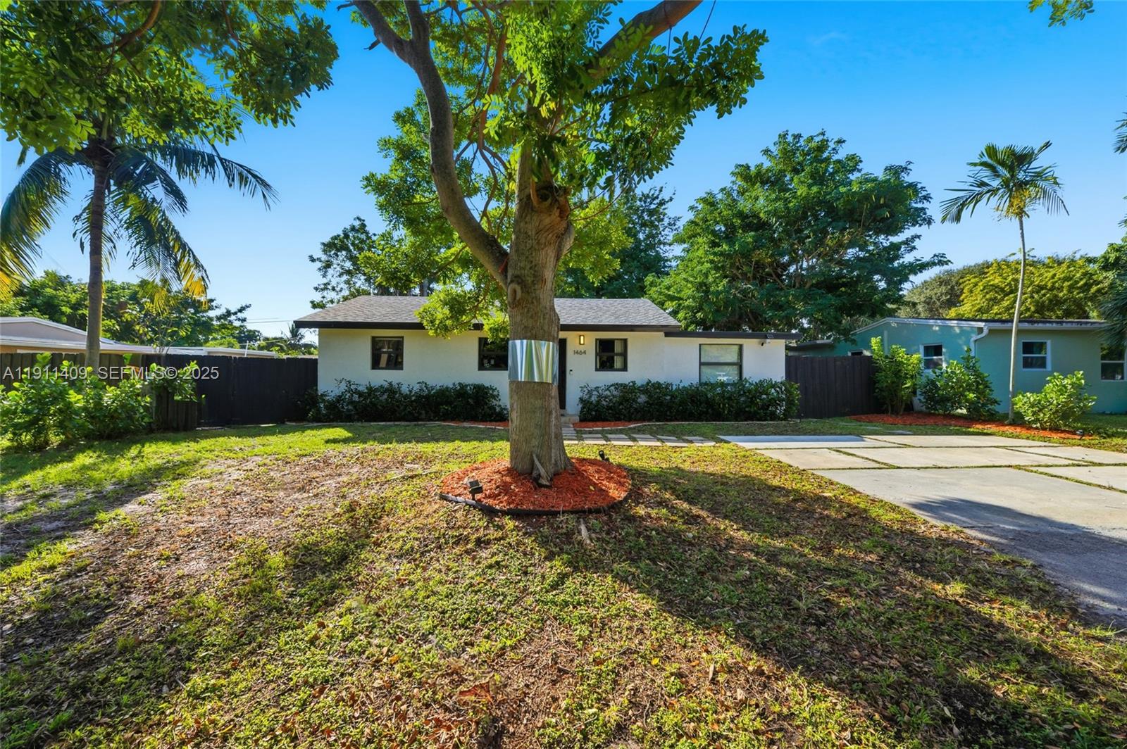 COLLIER MANOR - Residential