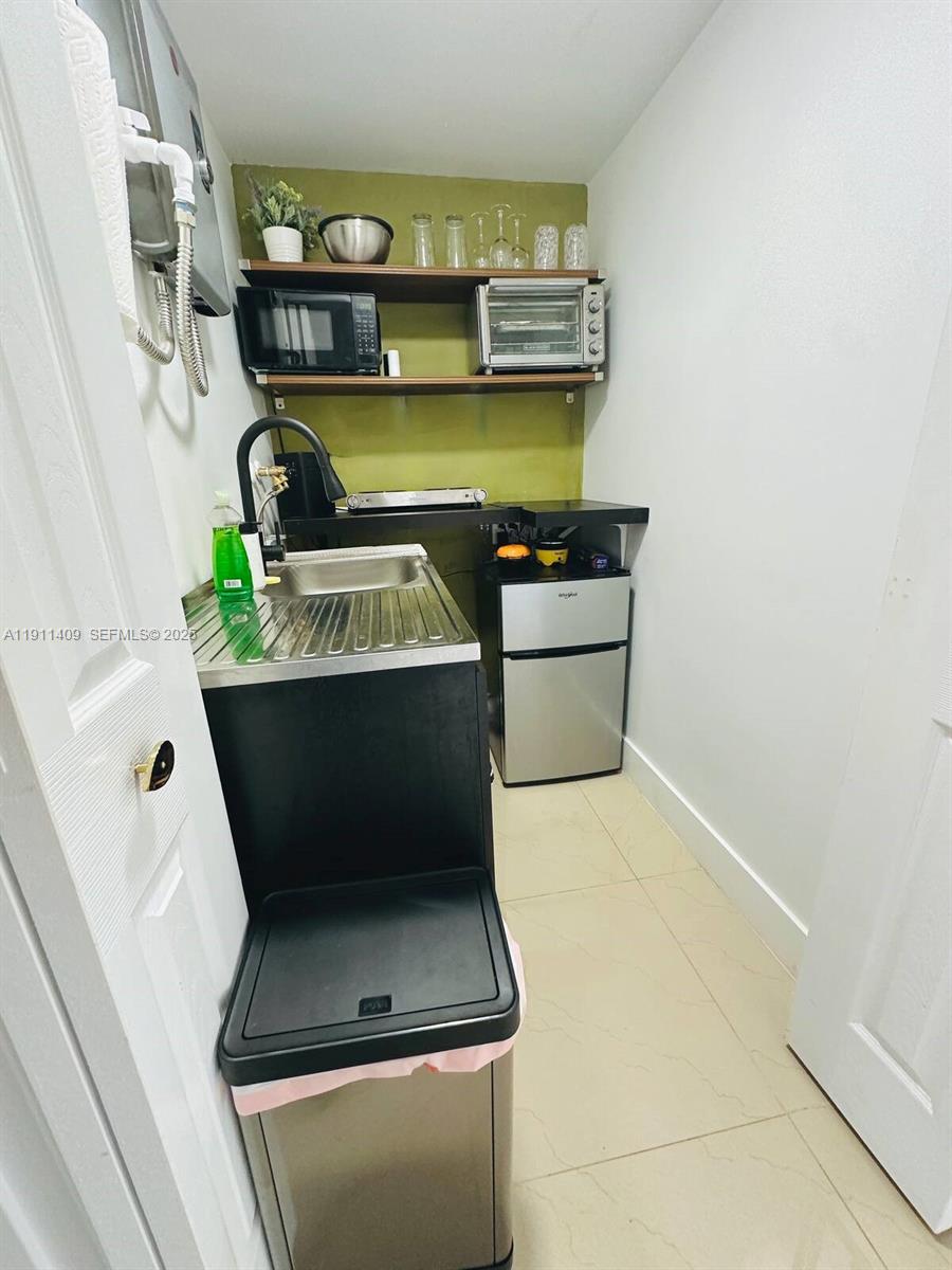 COLLIER MANOR - Residential