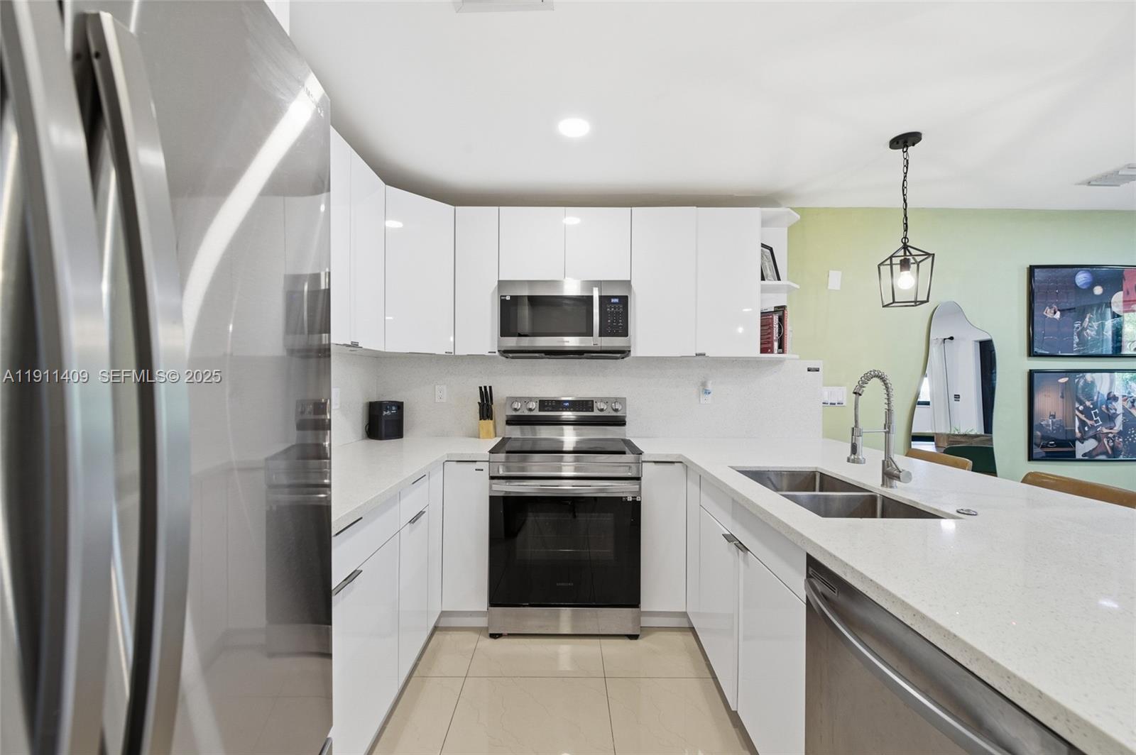 COLLIER MANOR - Residential