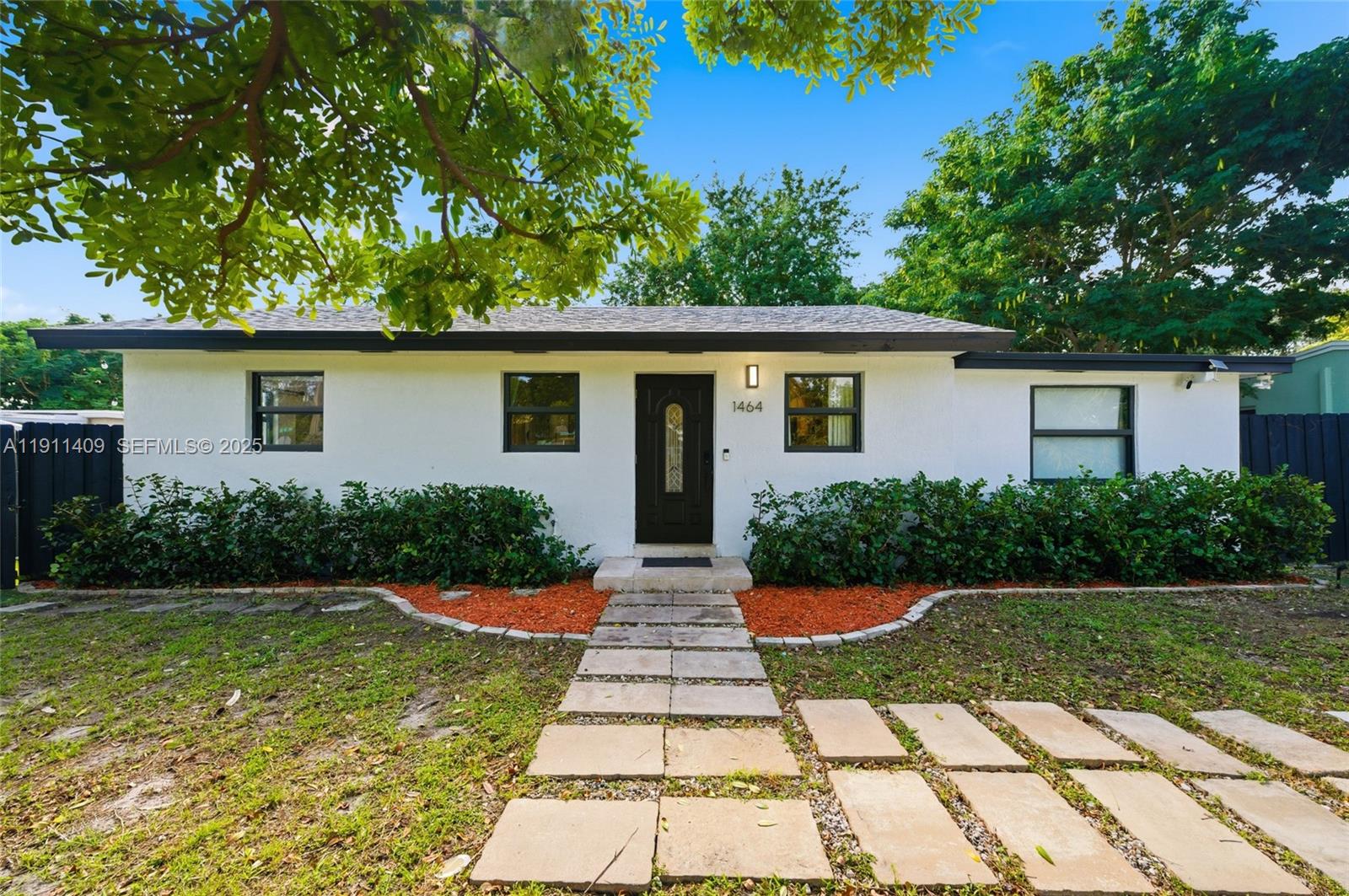 COLLIER MANOR - Residential