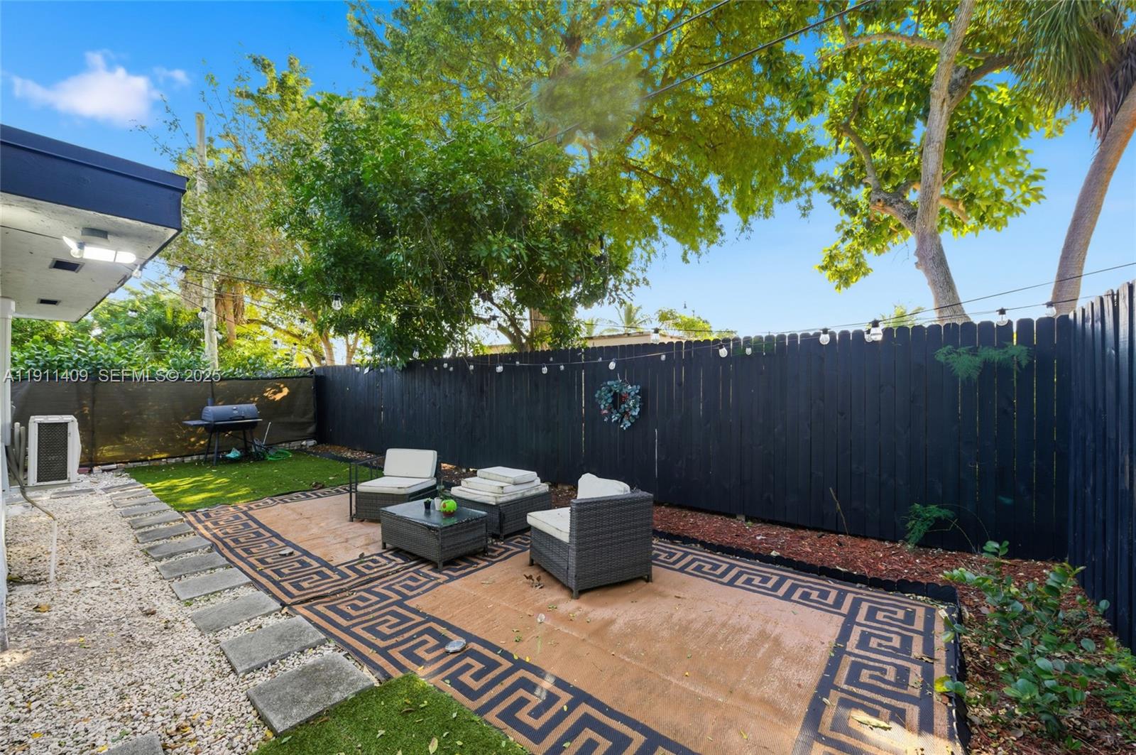 COLLIER MANOR - Residential