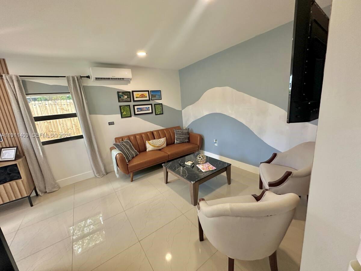 COLLIER MANOR - Residential