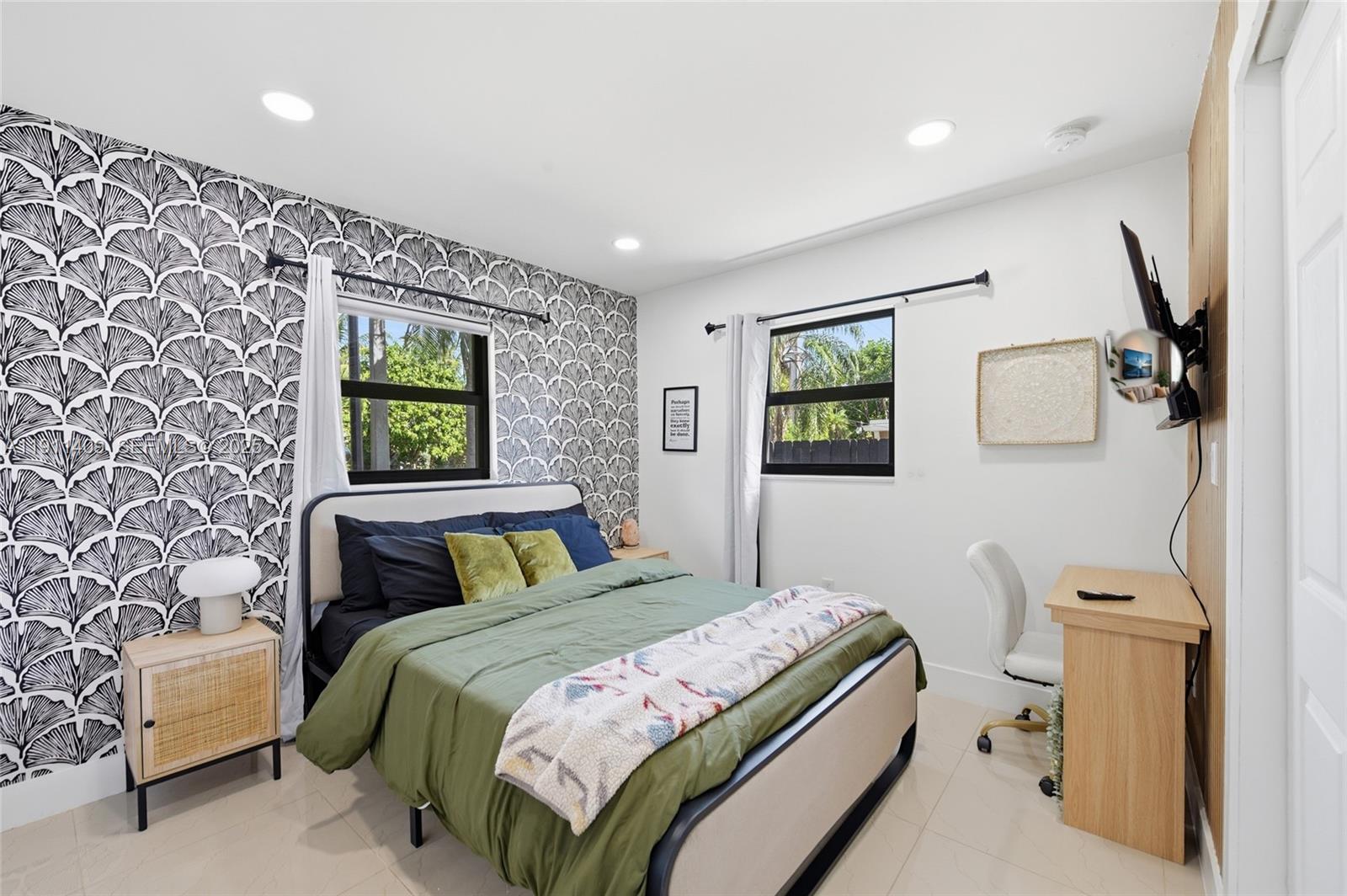 COLLIER MANOR - Residential