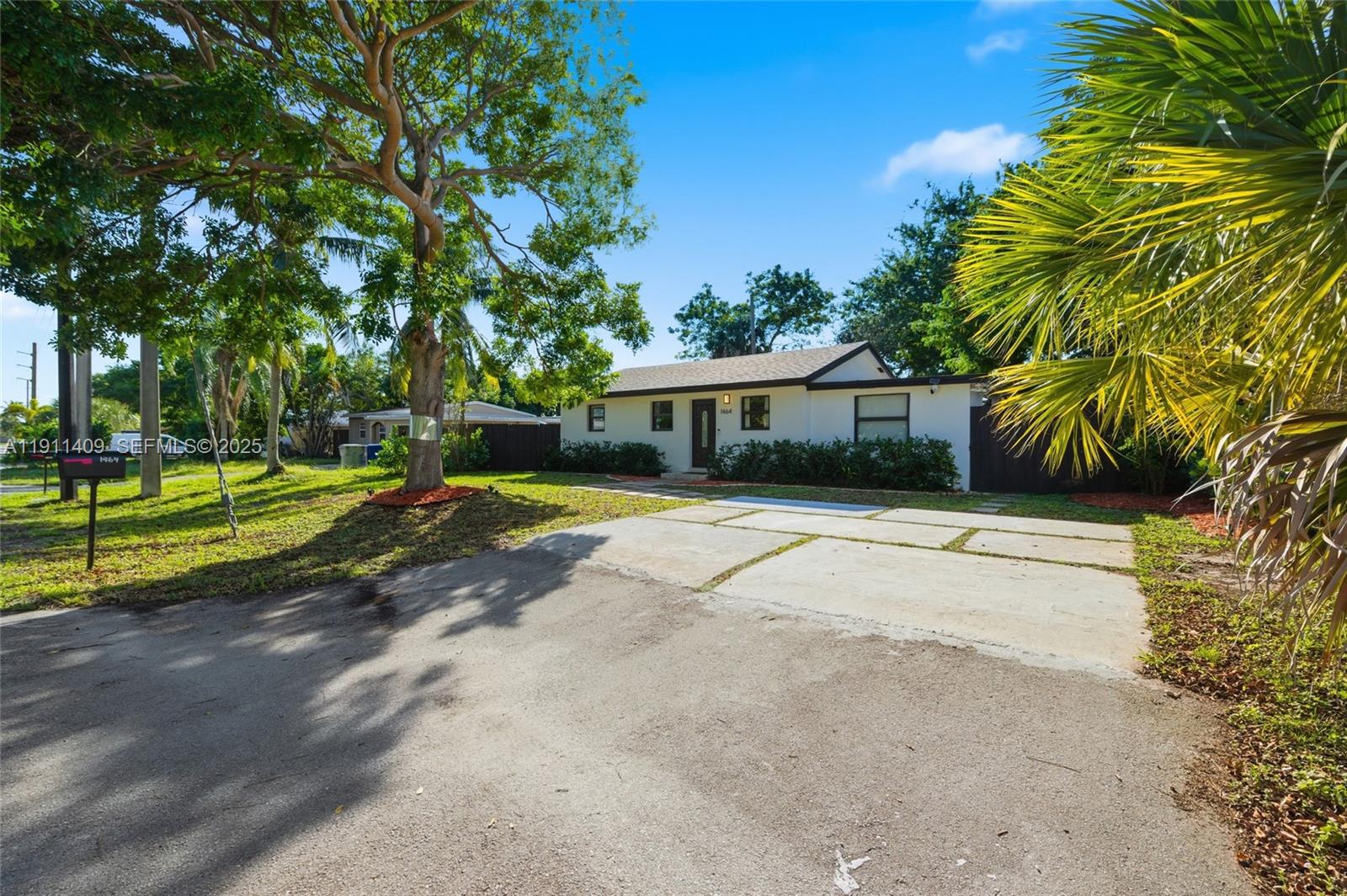 COLLIER MANOR - Residential