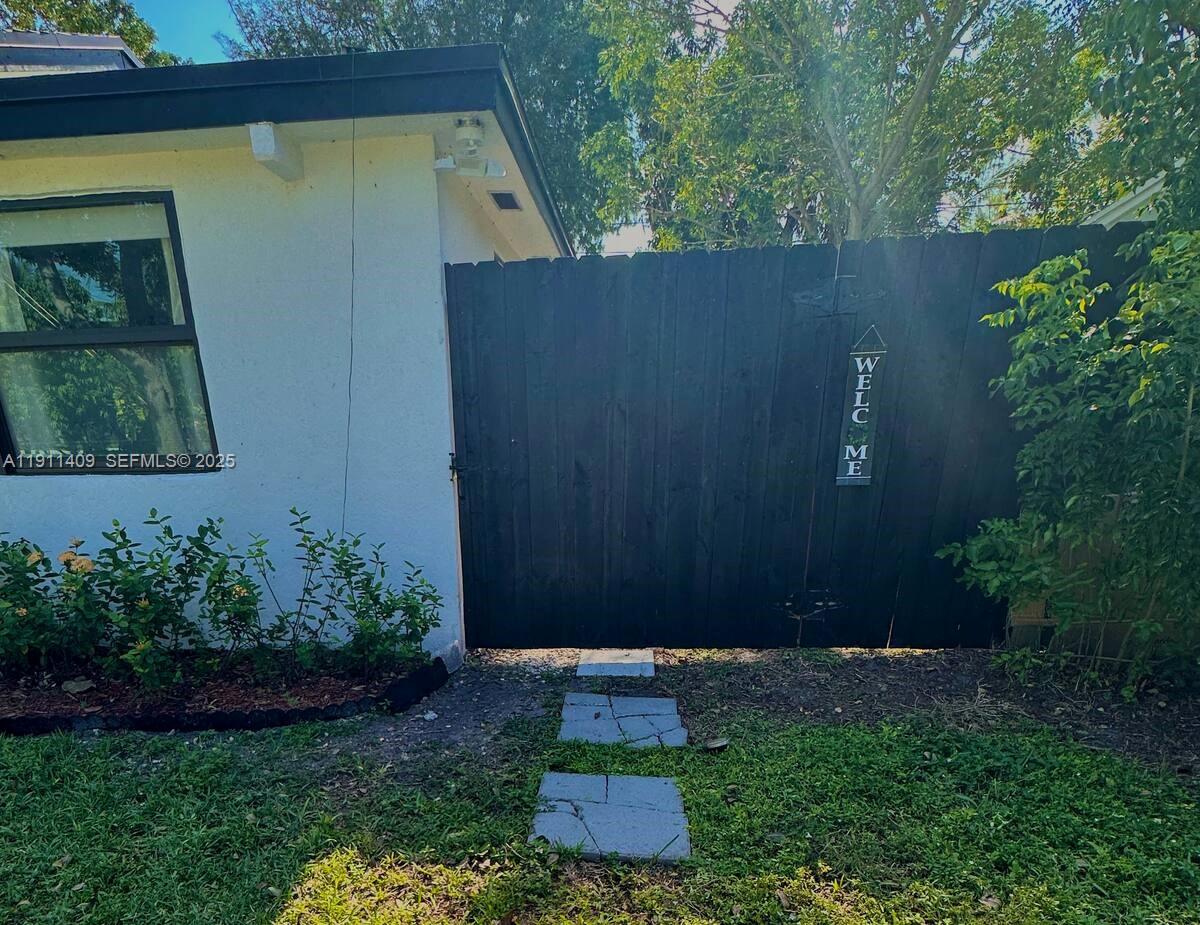 COLLIER MANOR - Residential