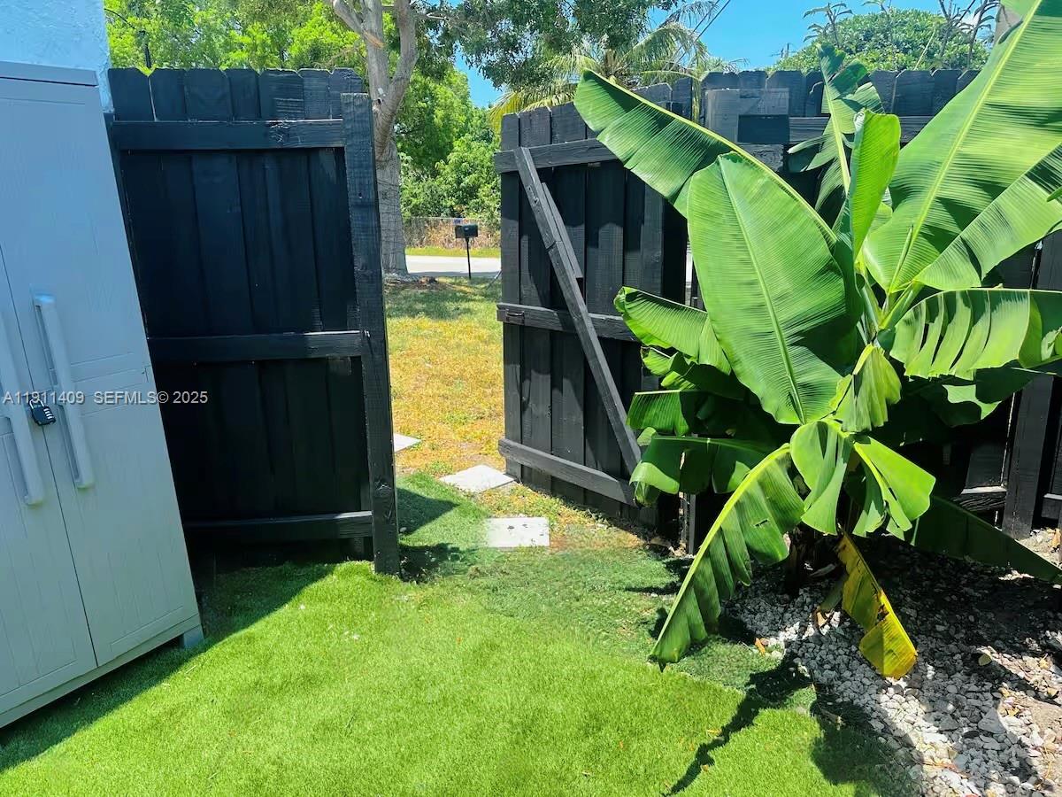 COLLIER MANOR - Residential