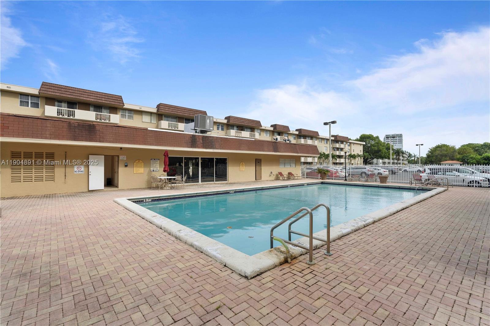 BAYVIEW PALMS CONDO - Residential Lease