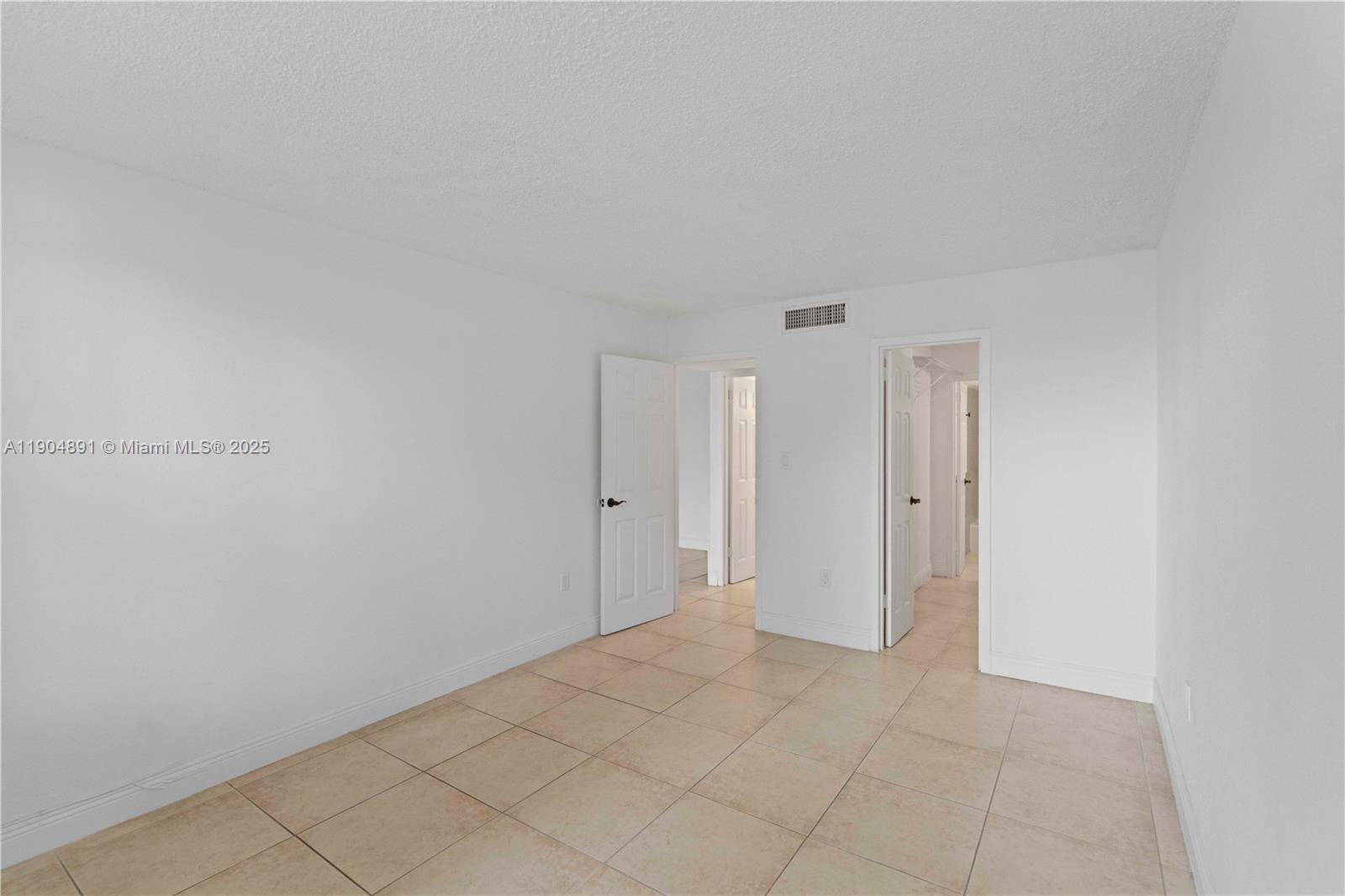 BAYVIEW PALMS CONDO - Residential Lease