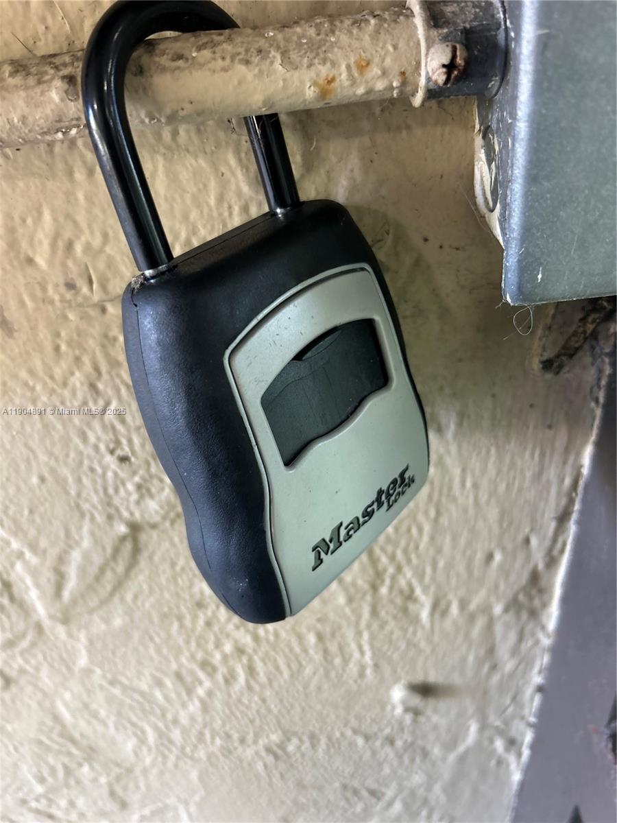 BAYVIEW PALMS CONDO - Residential Lease