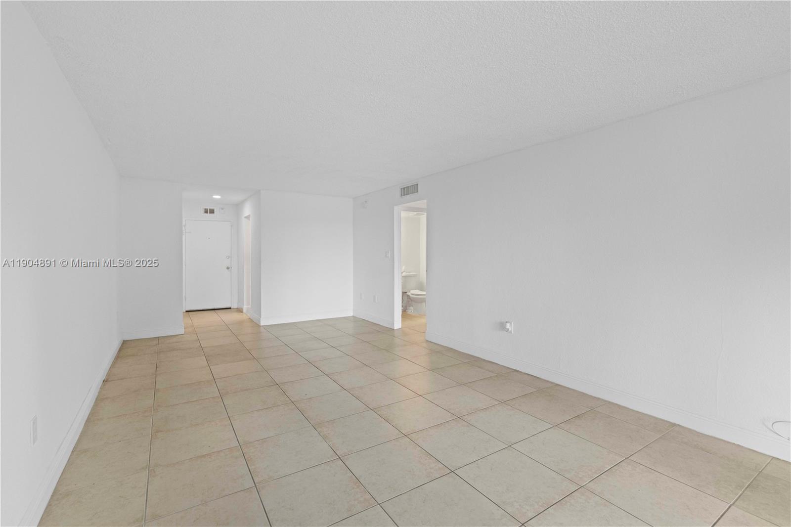 BAYVIEW PALMS CONDO - Residential Lease