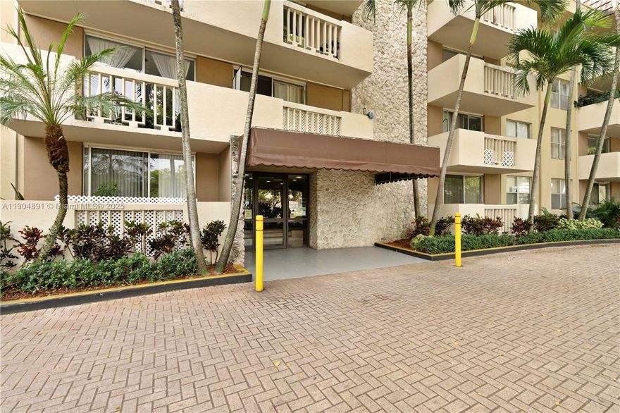 Spacious & Stylish Living in Prime North Miami!
Welcome to this beautifully maintained residence located in the desirable Sans Souci area — just minutes from Bal Harbour, the beaches, and Aventura Mall. This bright and open unit offers a generous floor plan with plenty of natural light, perfect for modern living and entertaining. Enjoy a relaxing lifestyle close to parks, shops, restaurants, and top-rated schools. With easy access to major highways and Miami’s best attractions, this home combines comfort, convenience, and unbeatable location — the best of North Miami living!