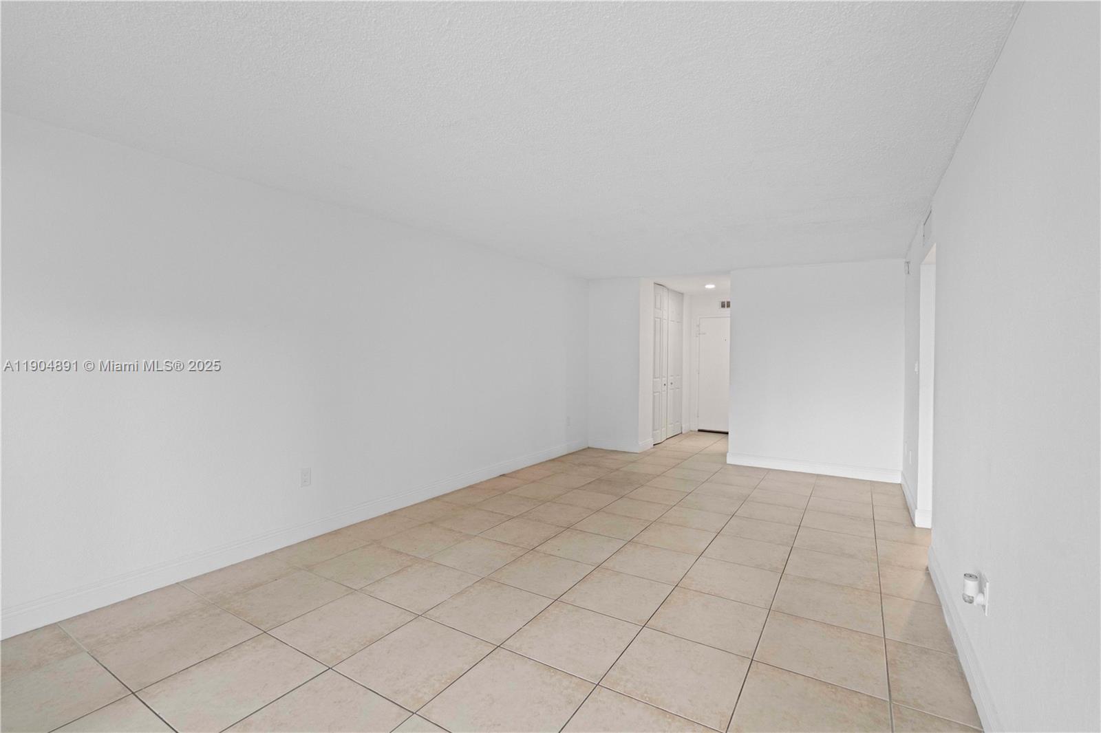 BAYVIEW PALMS CONDO - Residential Lease