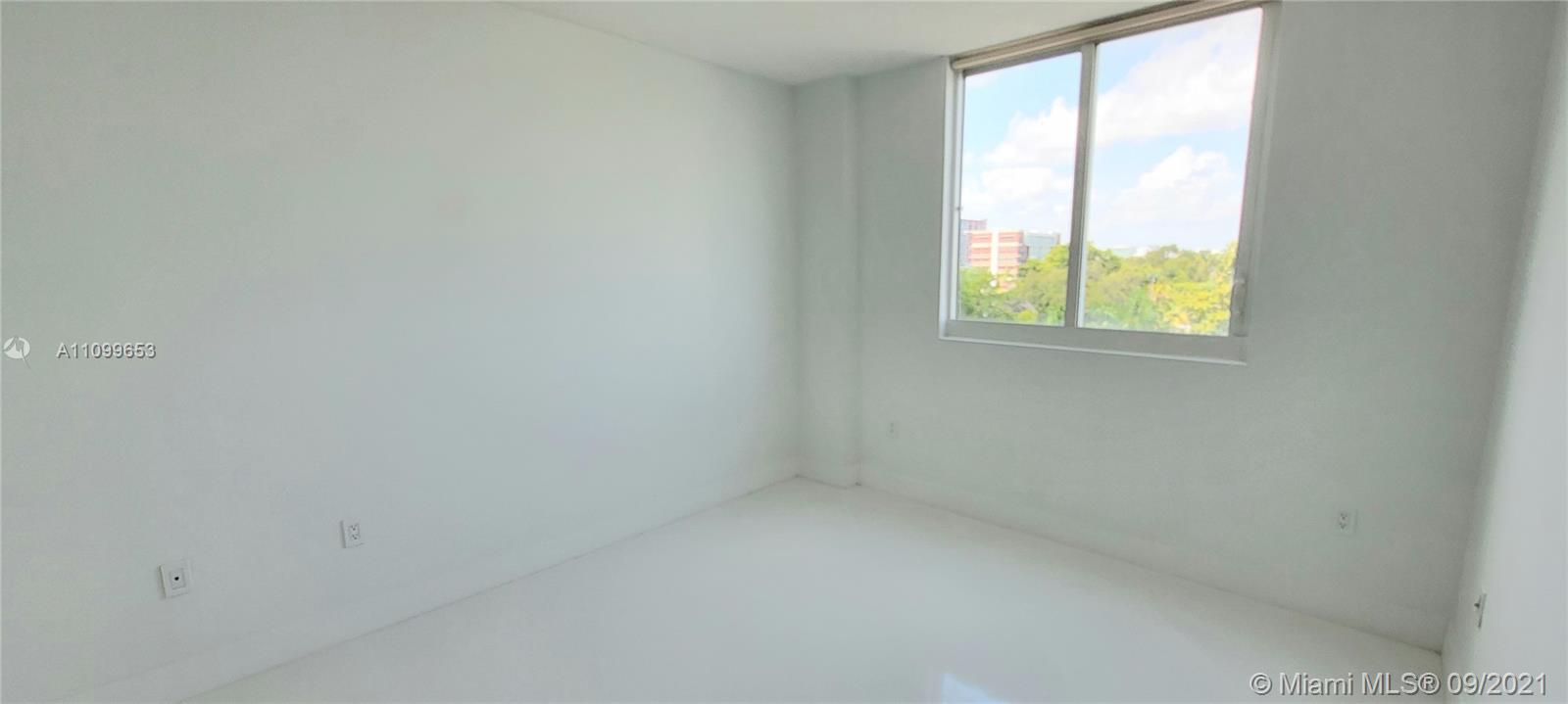 1800 BISCAYNE PLAZA CONDO - Residential