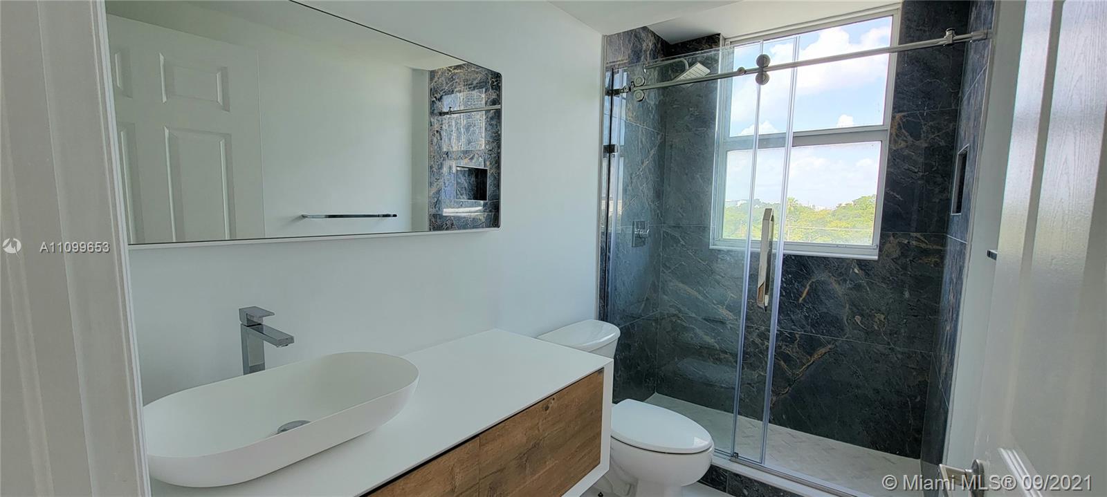 1800 BISCAYNE PLAZA CONDO - Residential