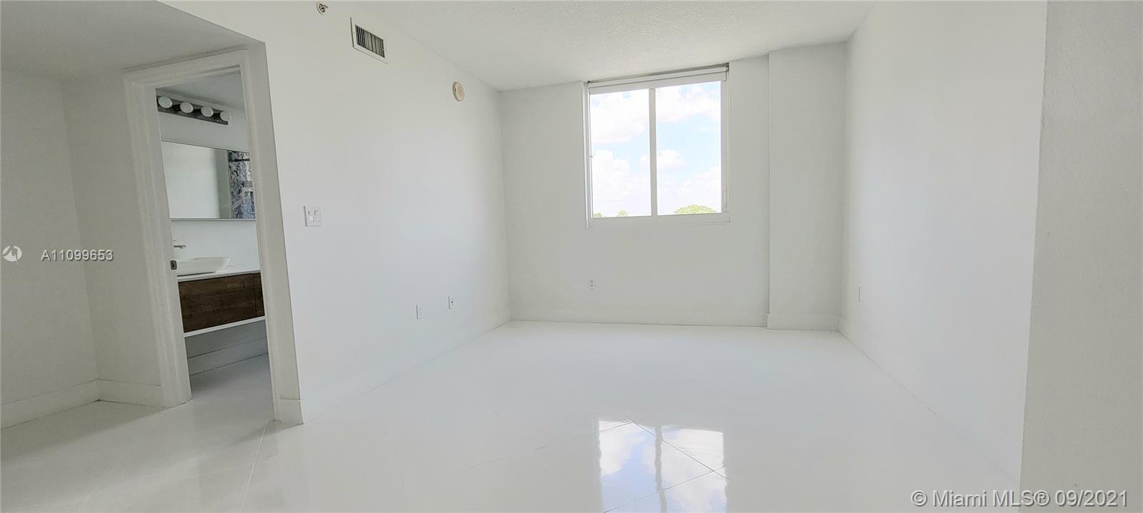 1800 BISCAYNE PLAZA CONDO - Residential