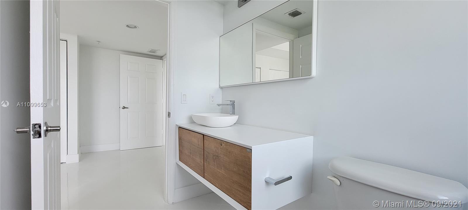 1800 BISCAYNE PLAZA CONDO - Residential