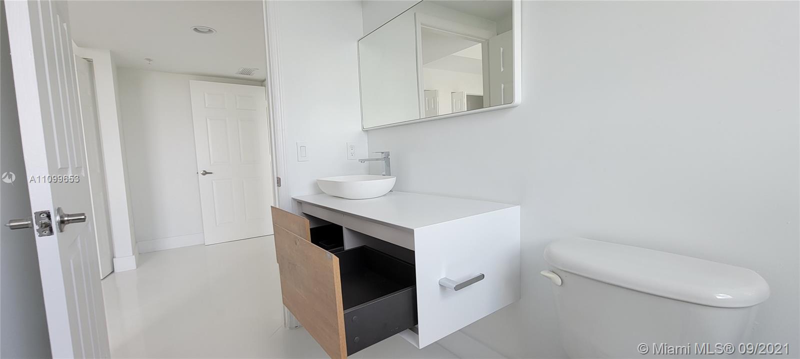 1800 BISCAYNE PLAZA CONDO - Residential