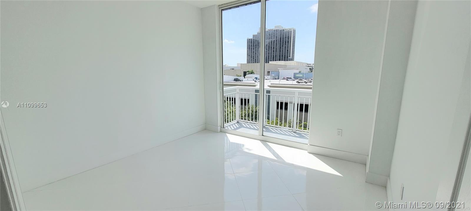 1800 BISCAYNE PLAZA CONDO - Residential