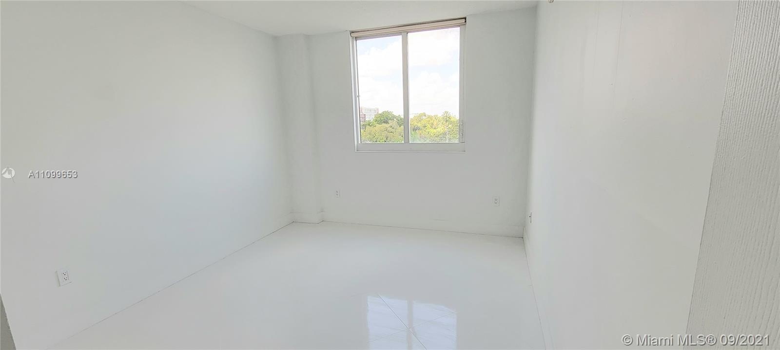 1800 BISCAYNE PLAZA CONDO - Residential