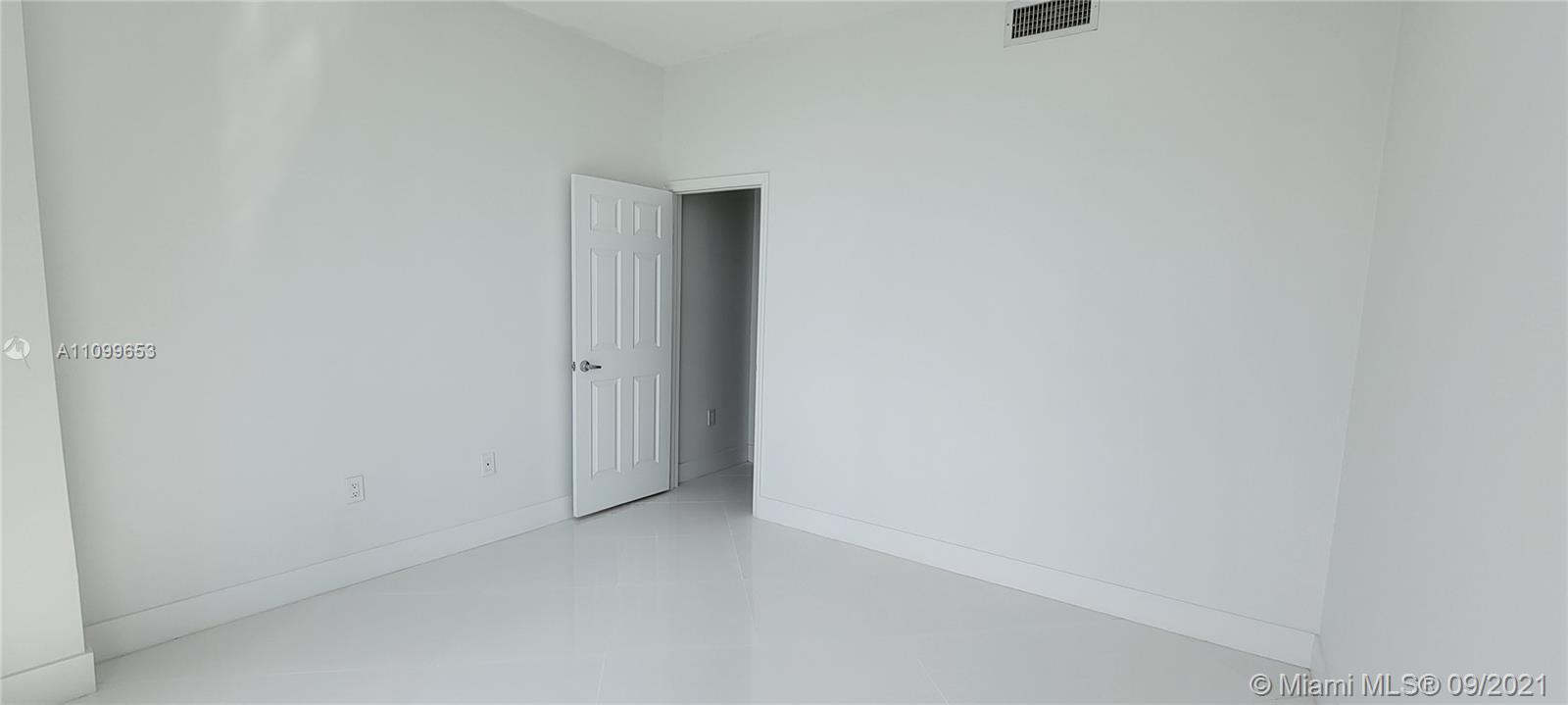 1800 BISCAYNE PLAZA CONDO - Residential