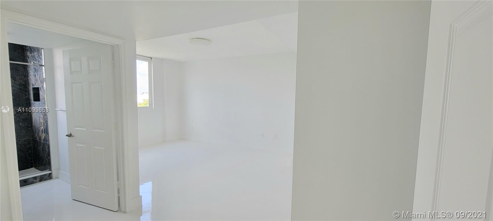 1800 BISCAYNE PLAZA CONDO - Residential