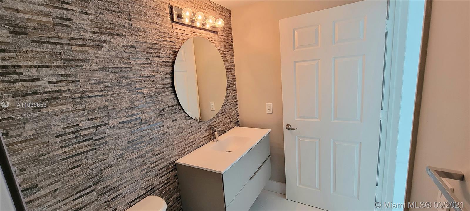 1800 BISCAYNE PLAZA CONDO - Residential