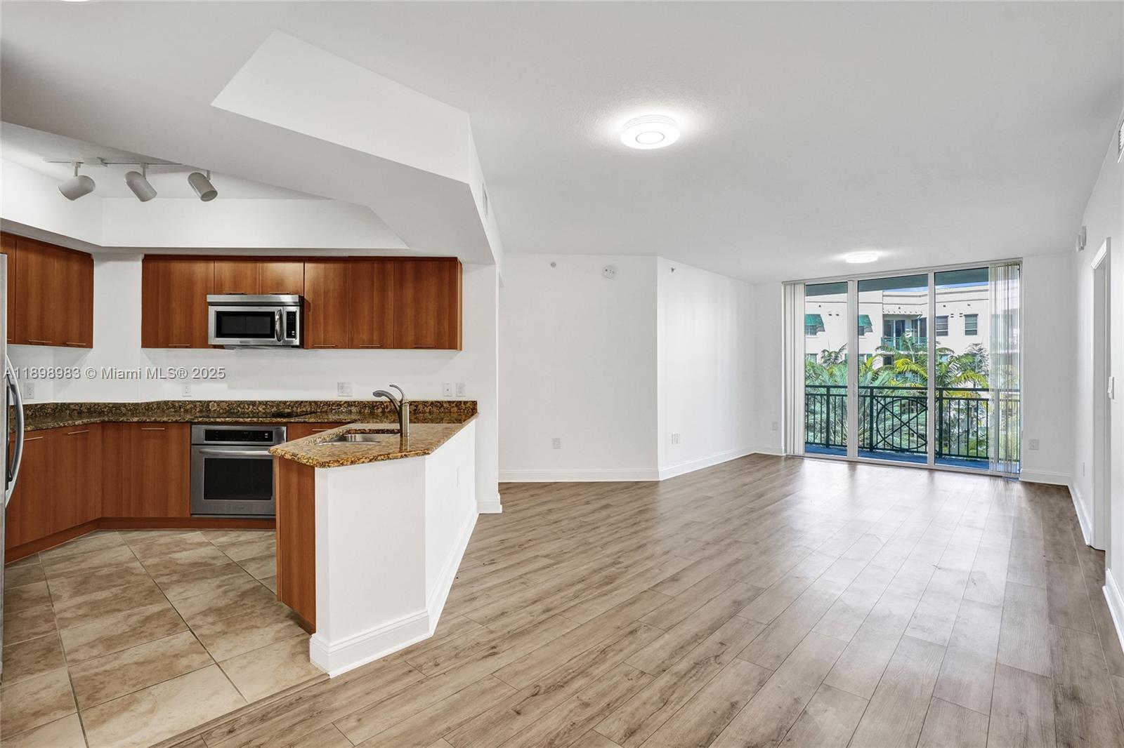 VERANDA CONDO - Residential