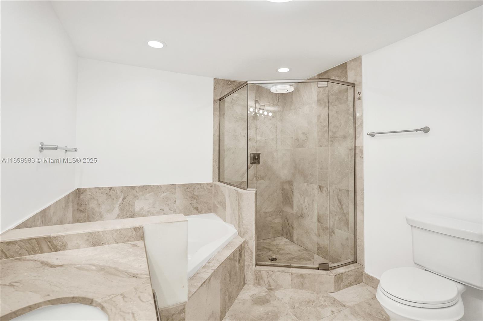 VERANDA CONDO - Residential