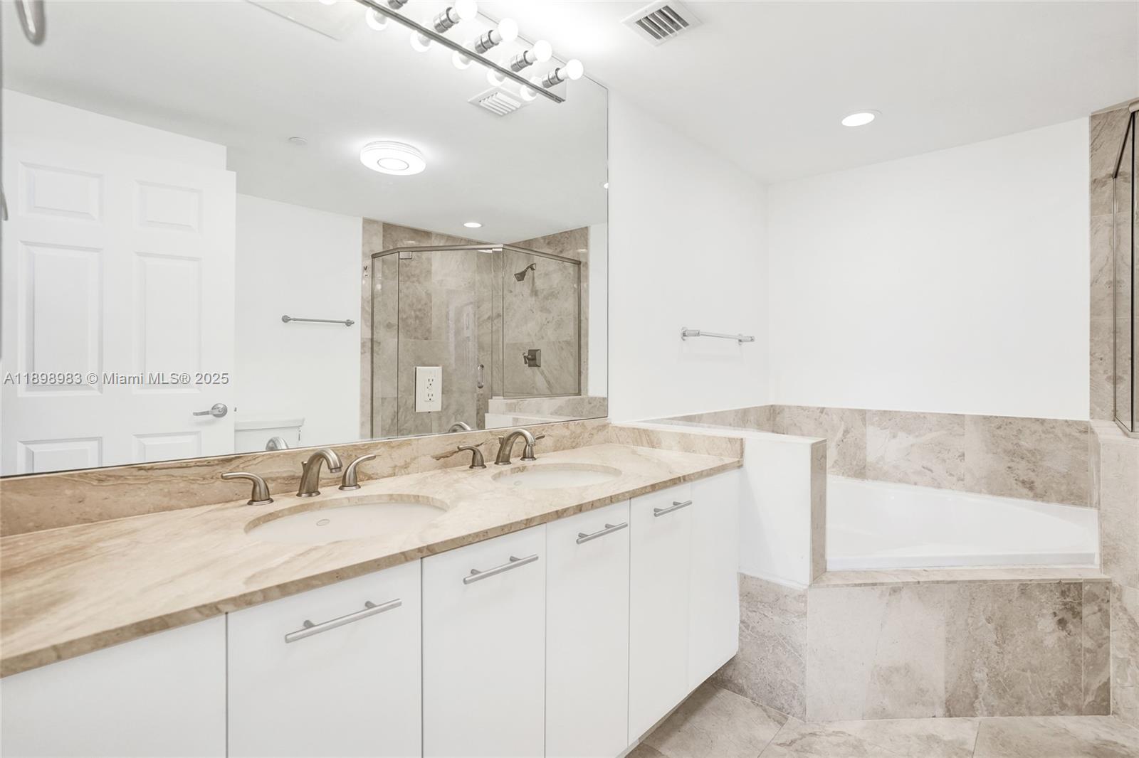 VERANDA CONDO - Residential