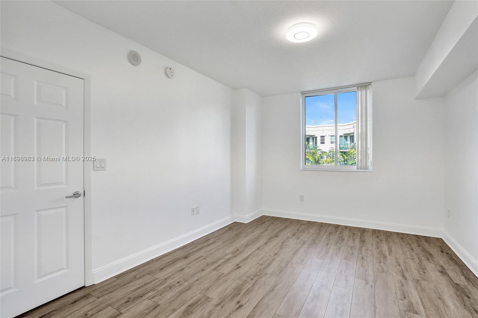 VERANDA CONDO - Residential