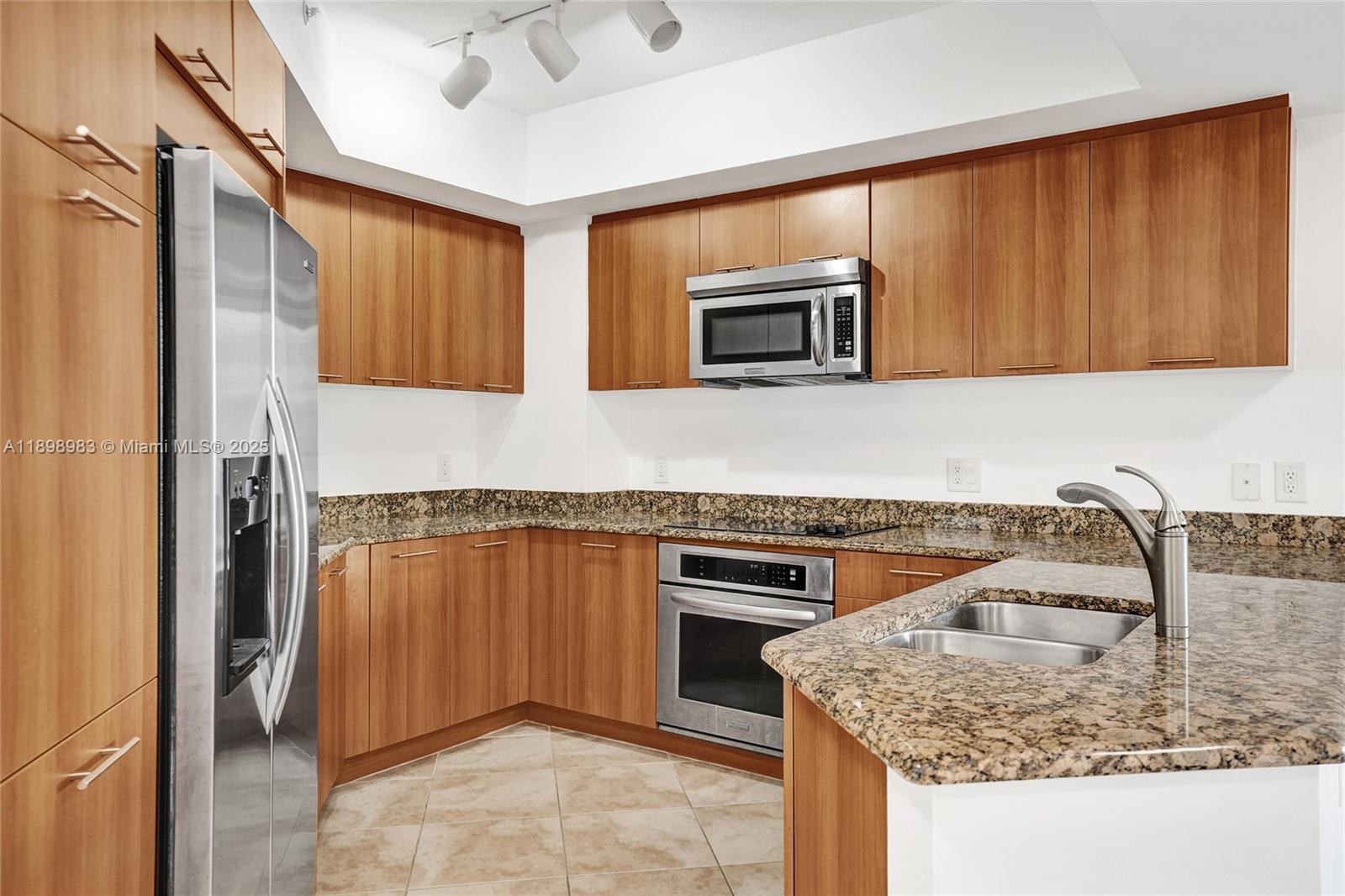VERANDA CONDO - Residential