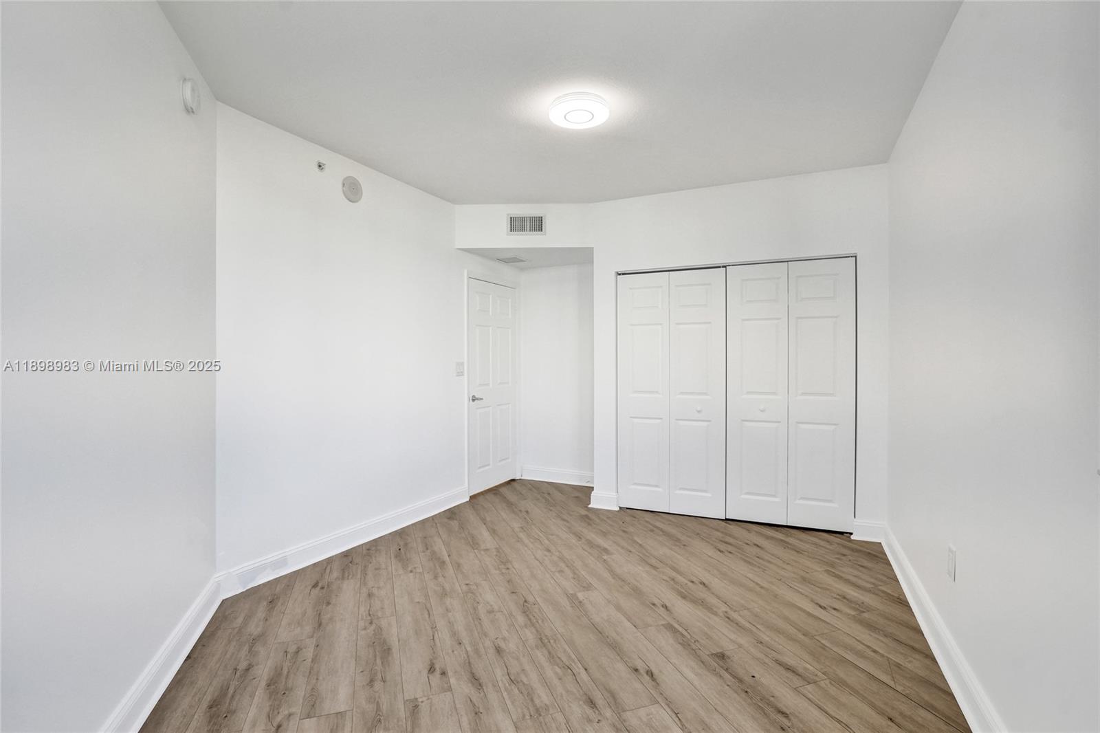 VERANDA CONDO - Residential