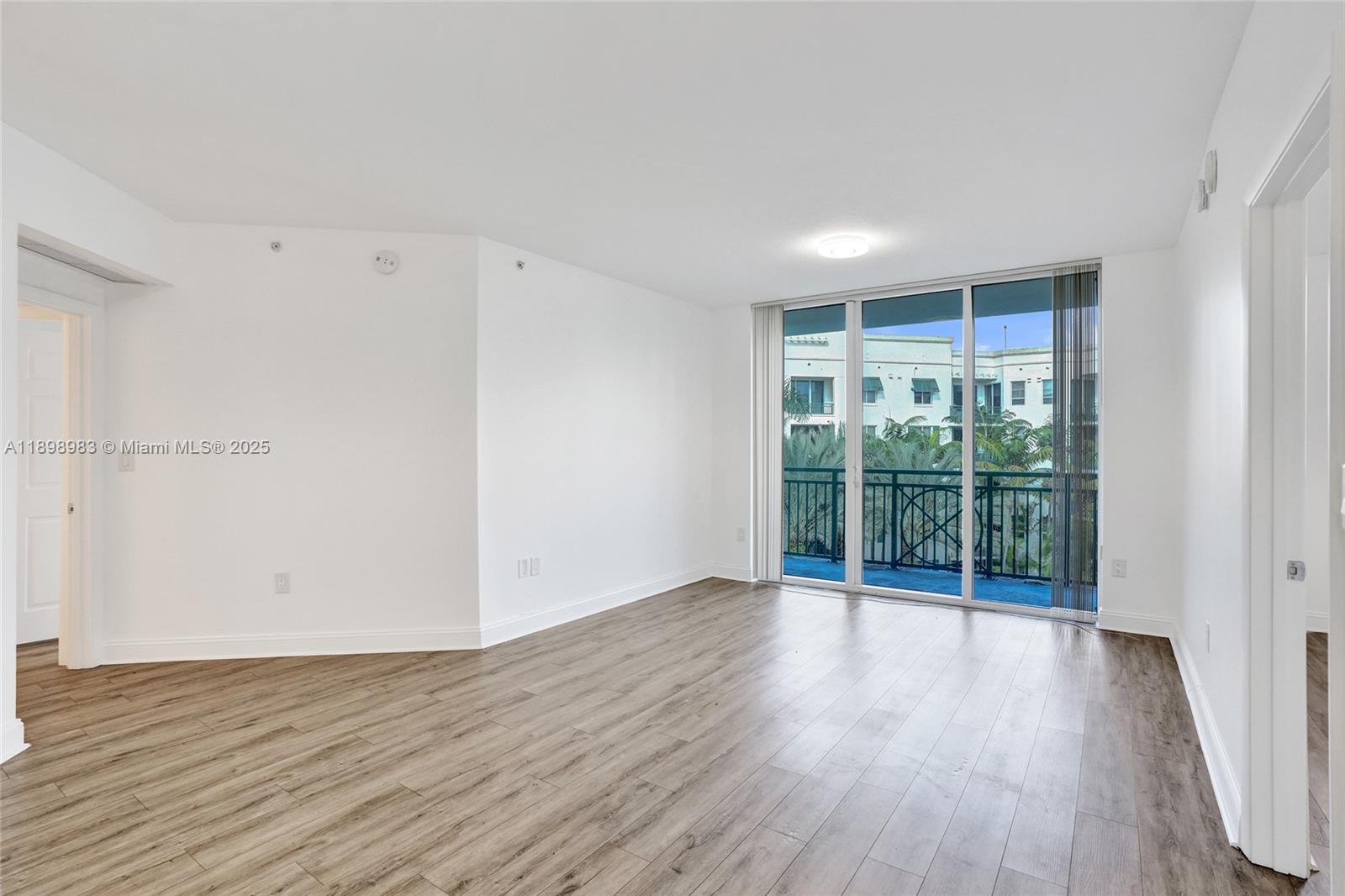 VERANDA CONDO - Residential