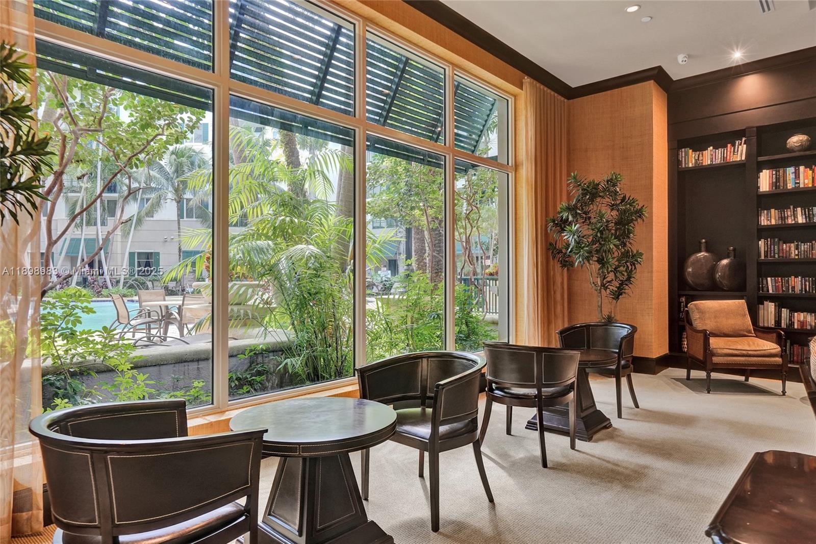 VERANDA CONDO - Residential