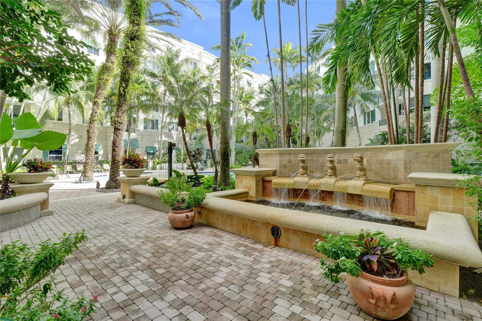 VERANDA CONDO - Residential