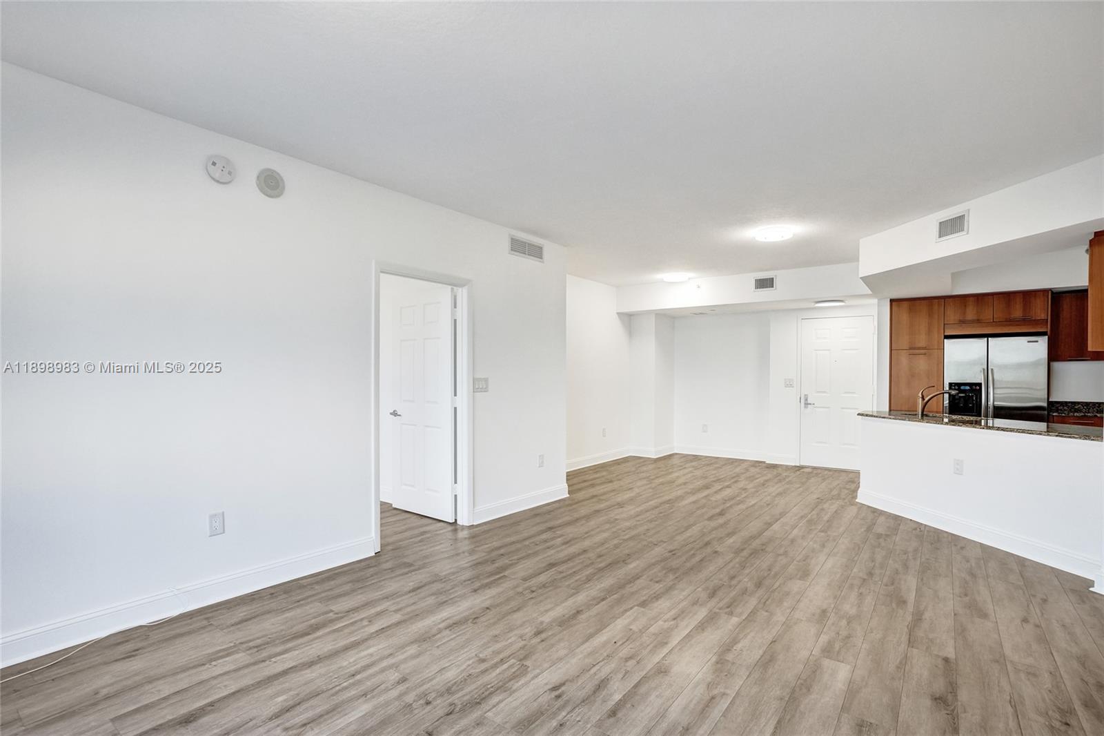 VERANDA CONDO - Residential