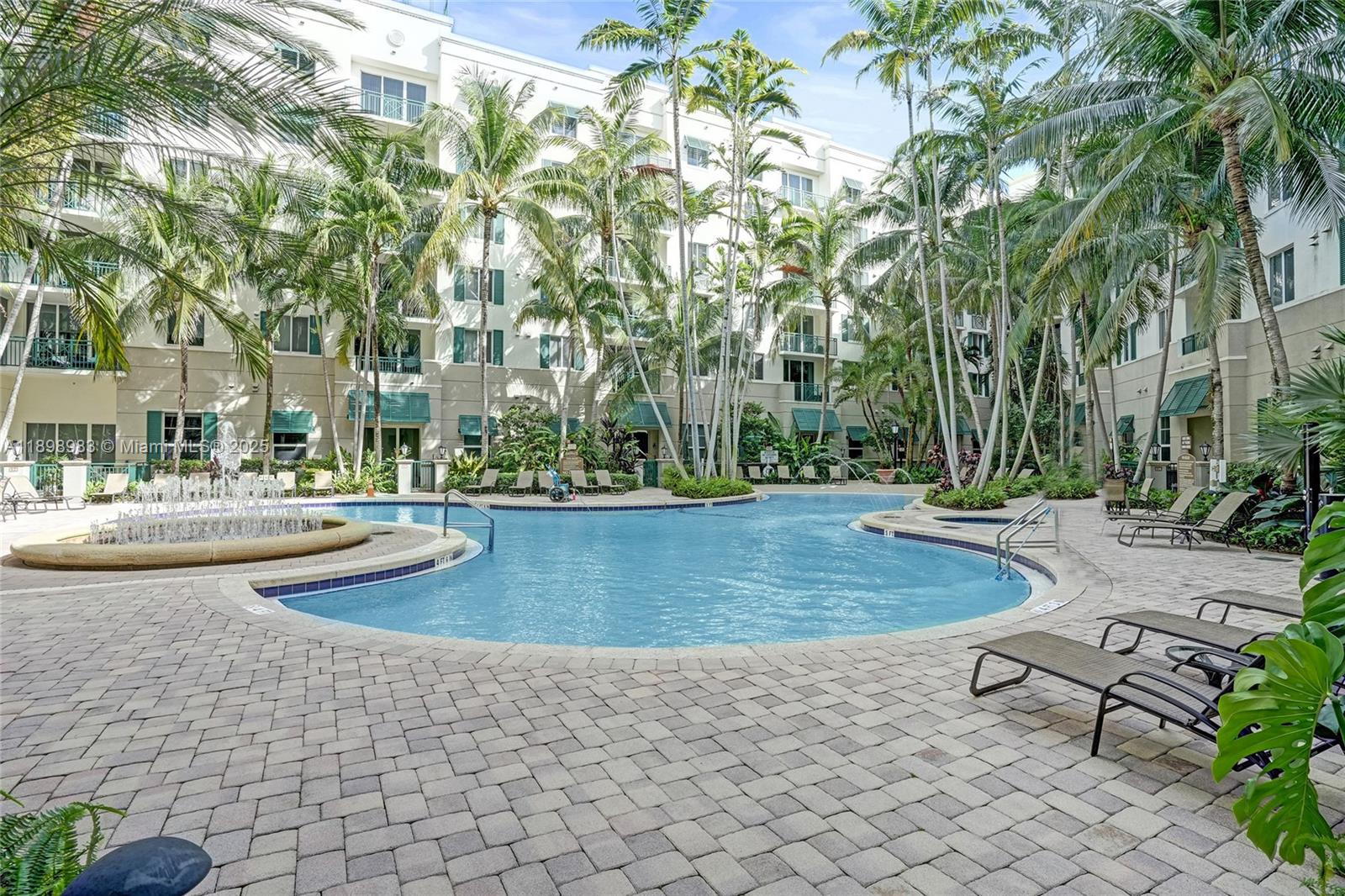VERANDA CONDO - Residential