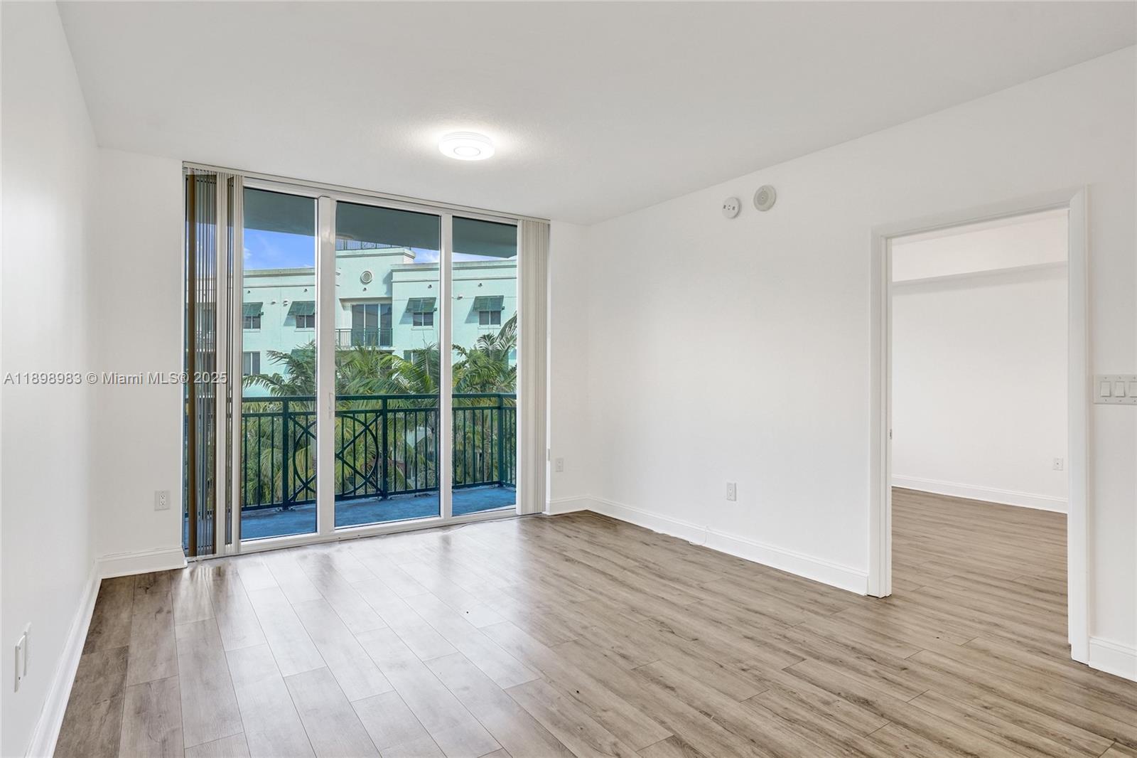 VERANDA CONDO - Residential