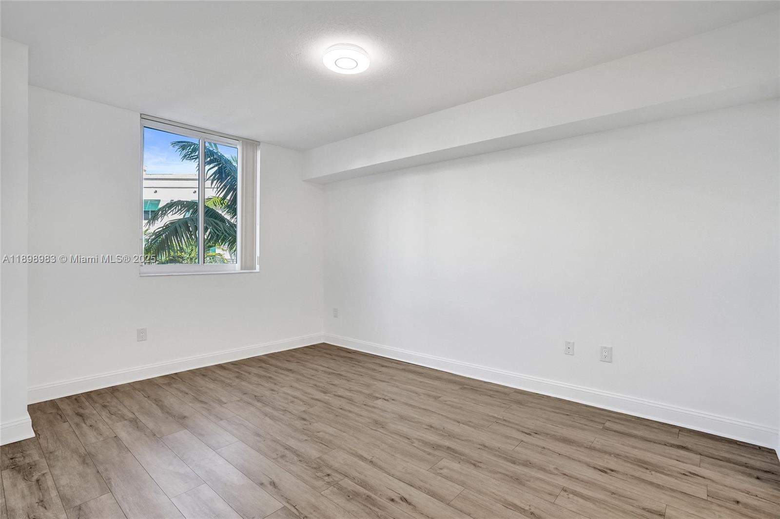 VERANDA CONDO - Residential
