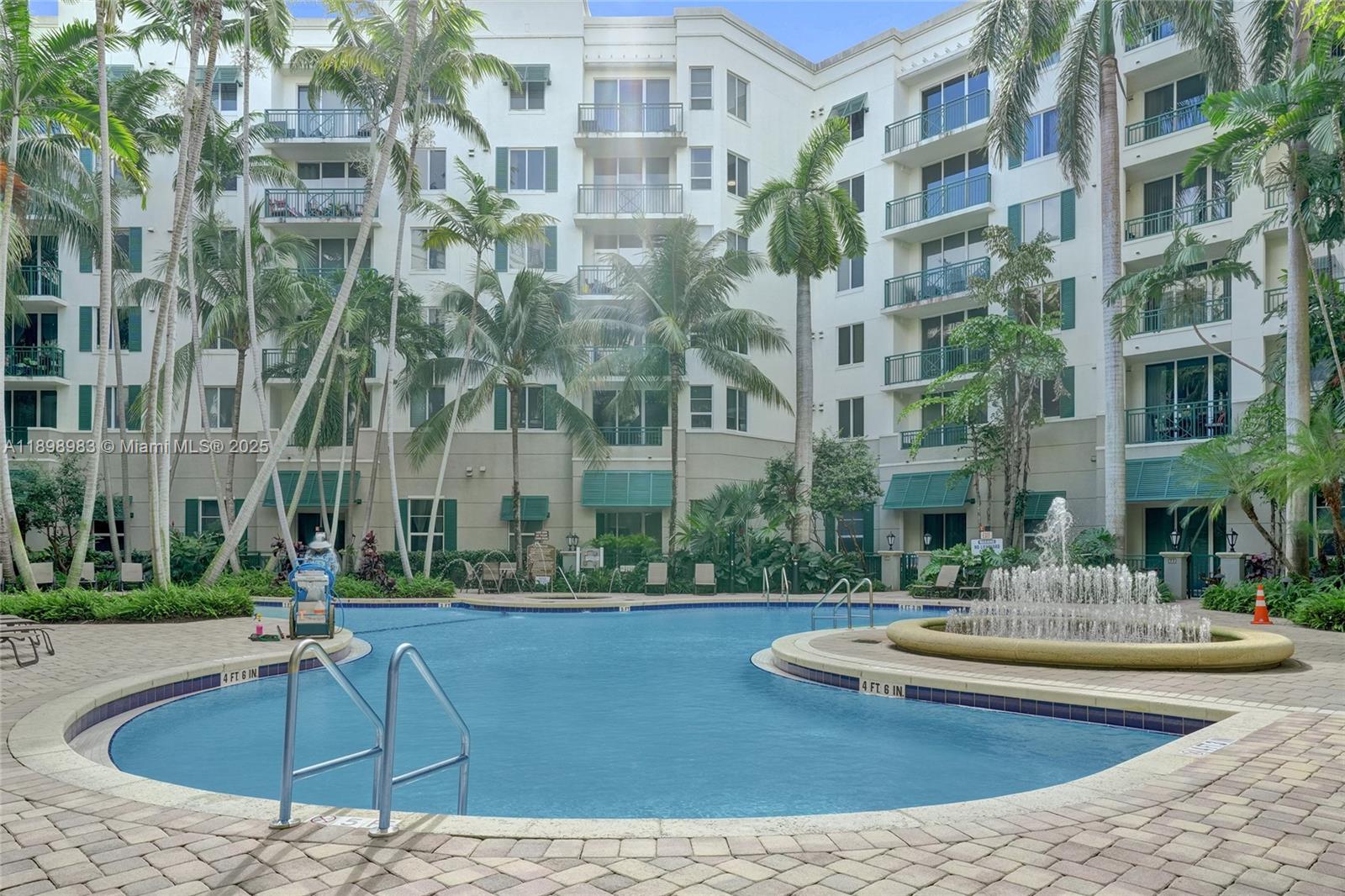 VERANDA CONDO - Residential