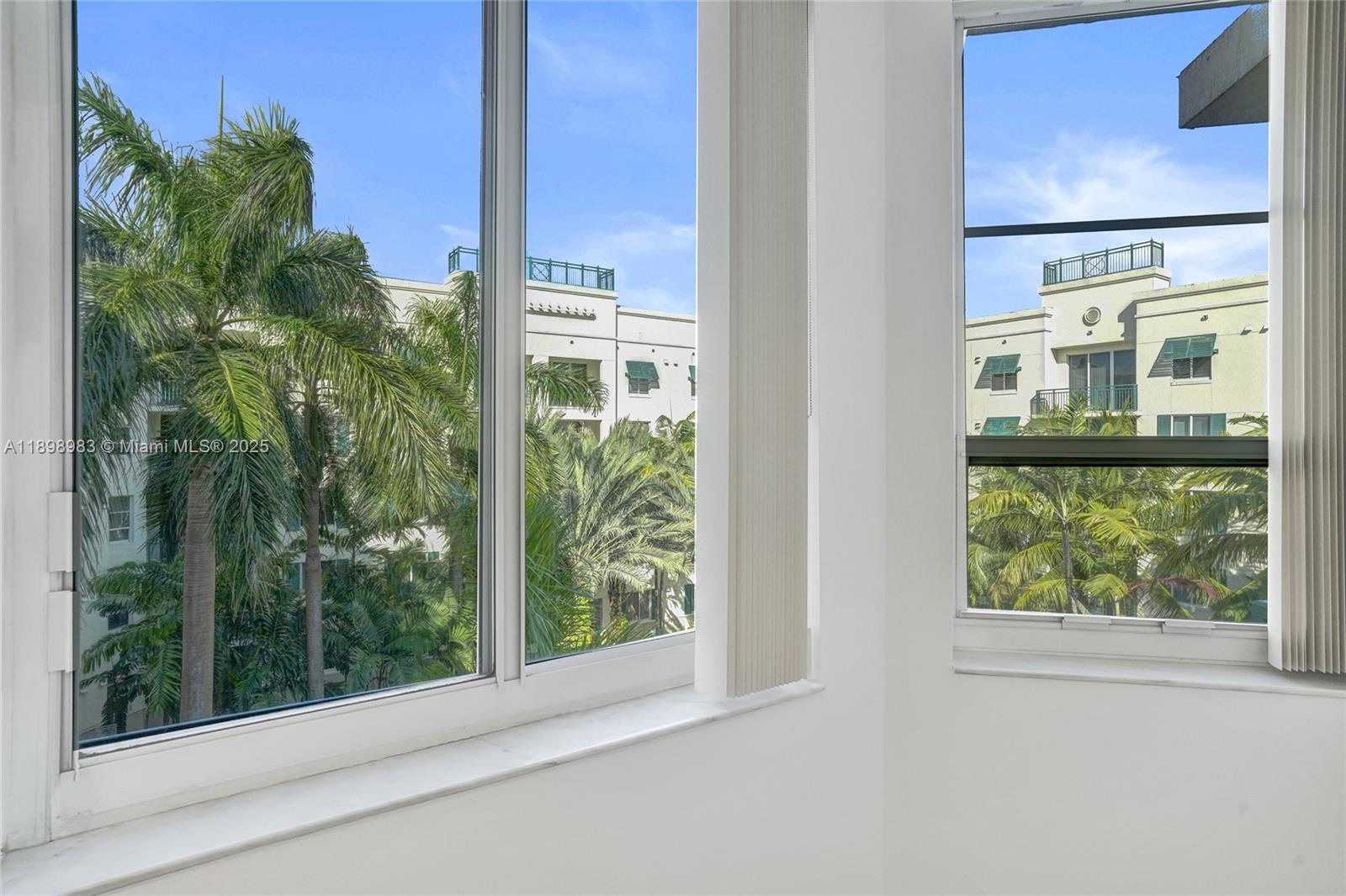 VERANDA CONDO - Residential