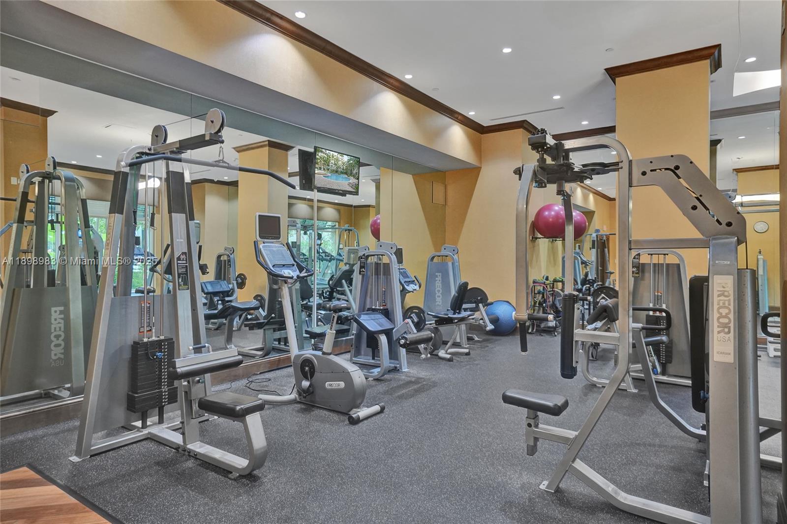 VERANDA CONDO - Residential