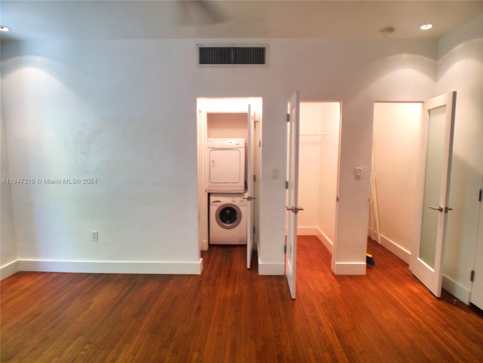 ATLANTIS CONDO - Residential Lease