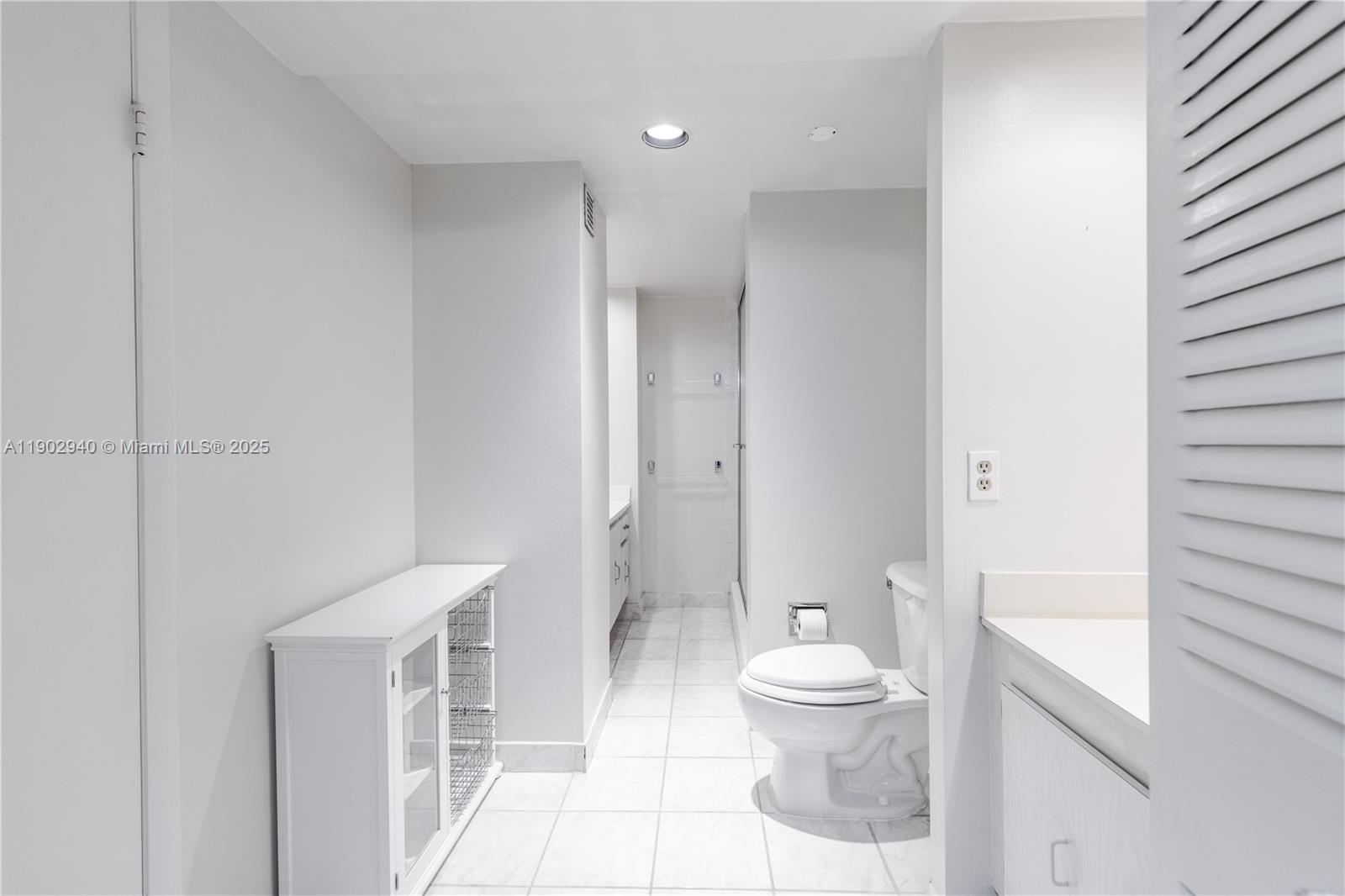 OLYMPUS CONDO - Residential