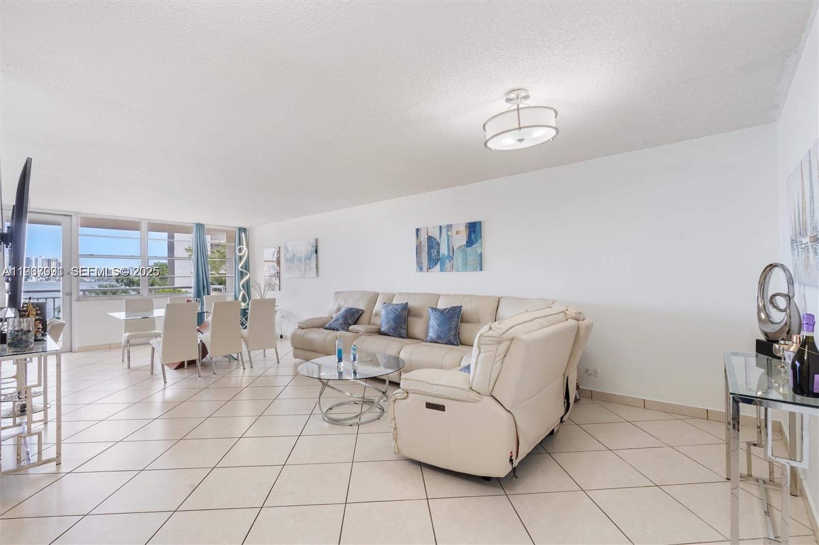 WINSTON TOWERS 200 - Residential