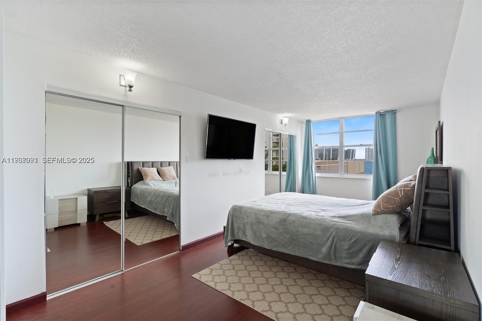 WINSTON TOWERS 200 - Residential