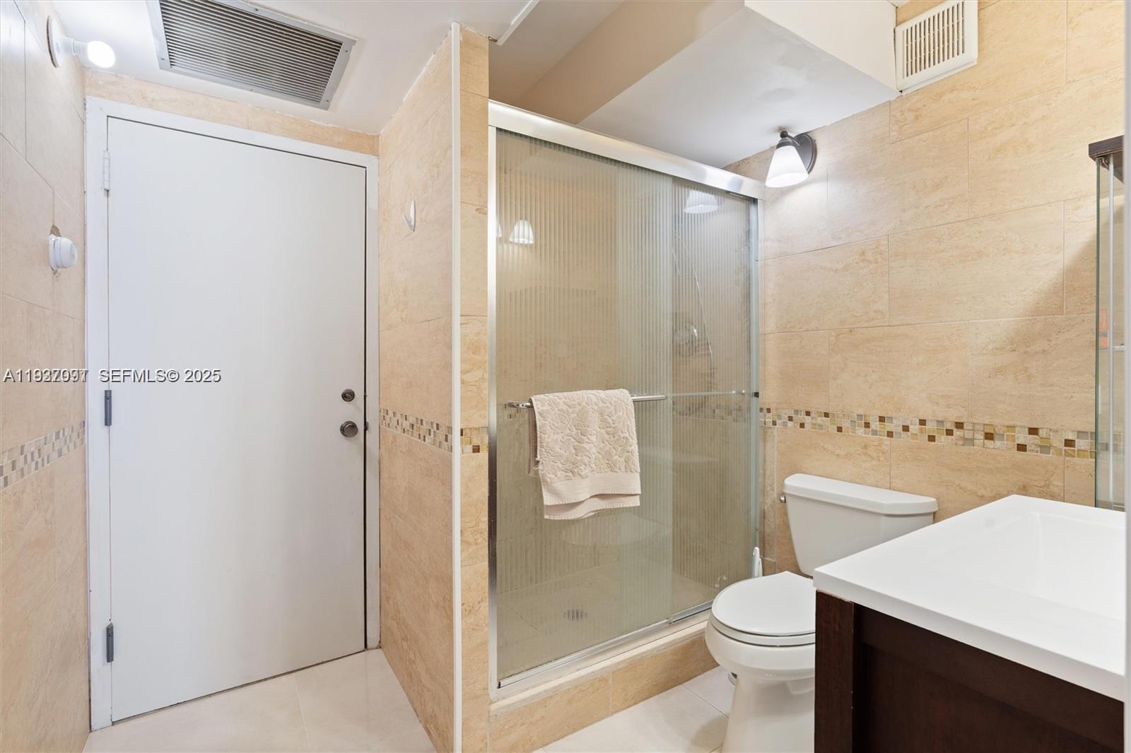 WINSTON TOWERS 200 - Residential