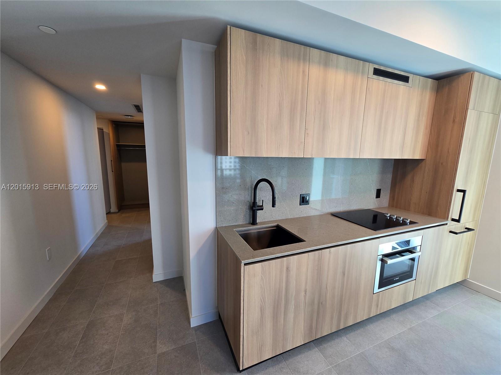 501 FIRST RESIDENCES - Residential