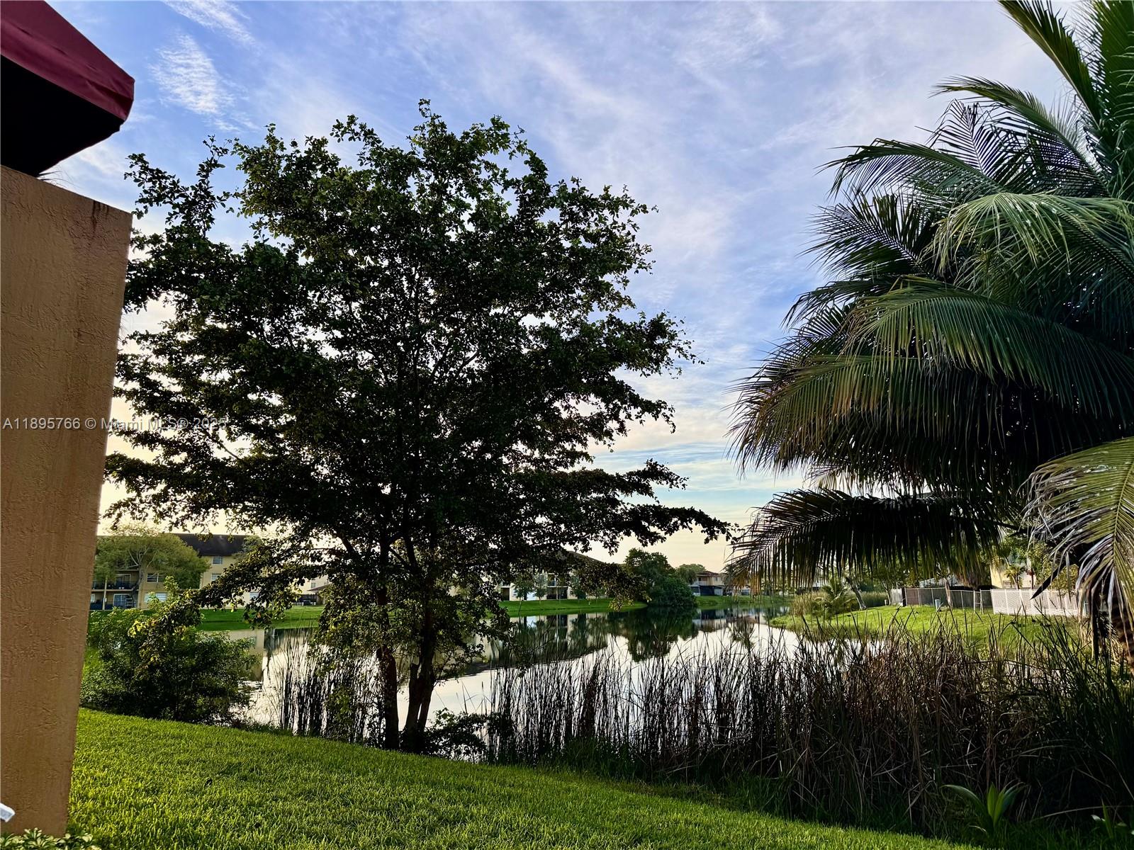 THE COURTS AT KENDALL CON - Residential Lease